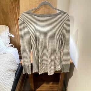 First look Long sleeve light sweater (Size Large) Gray and White stripes